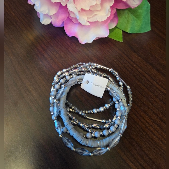 Elegant Silver Jewelry Set - Picture 6 of 7